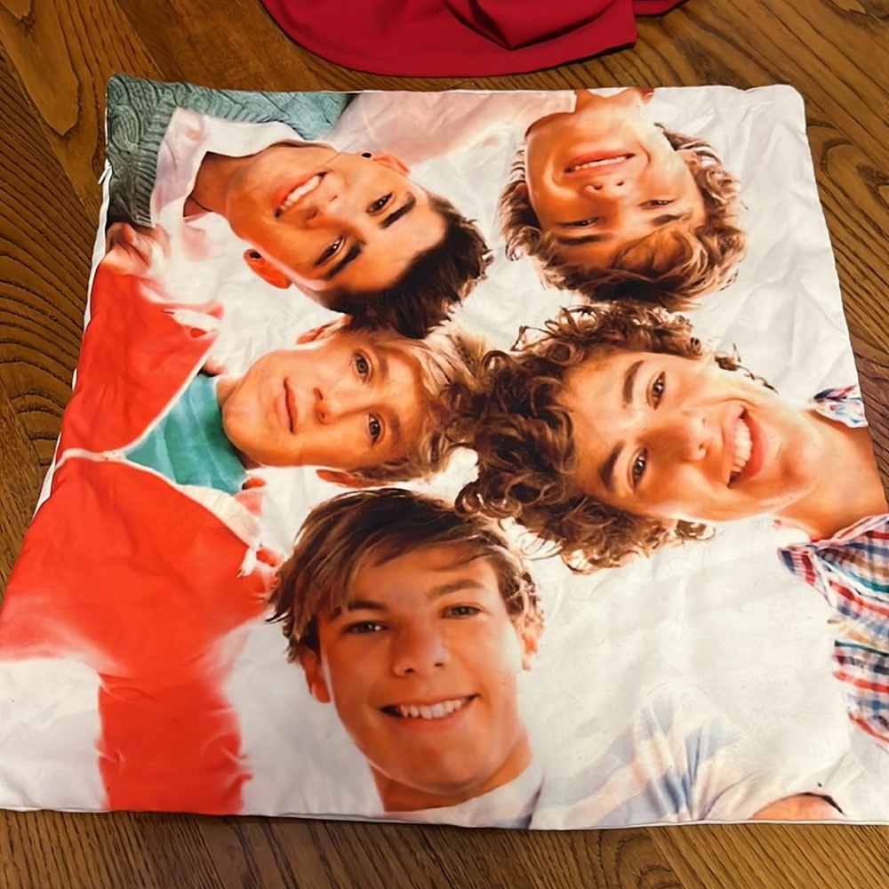One direction - Picture 2 of 3